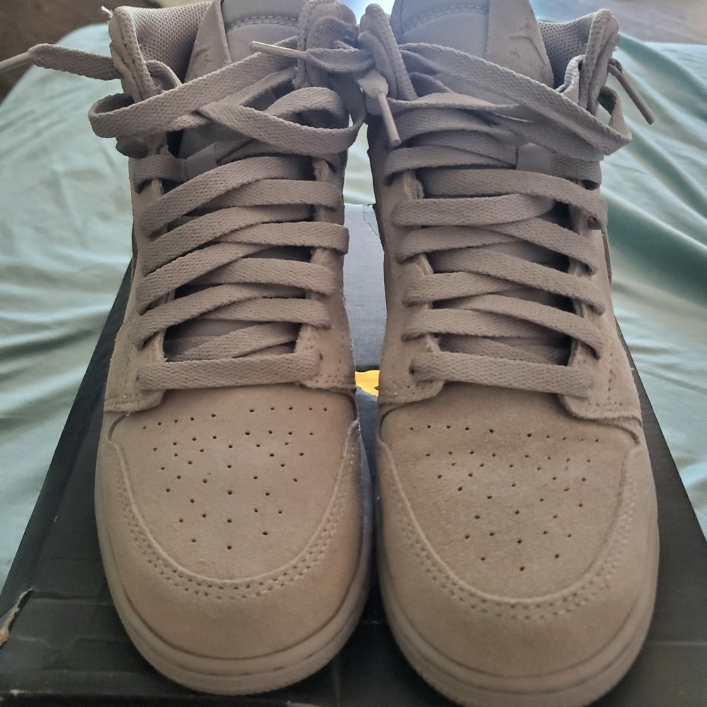 GS Jordan 1 High Wolf Grey